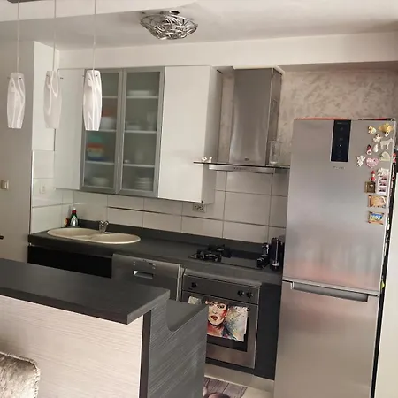 Pink Wave Apartment Split